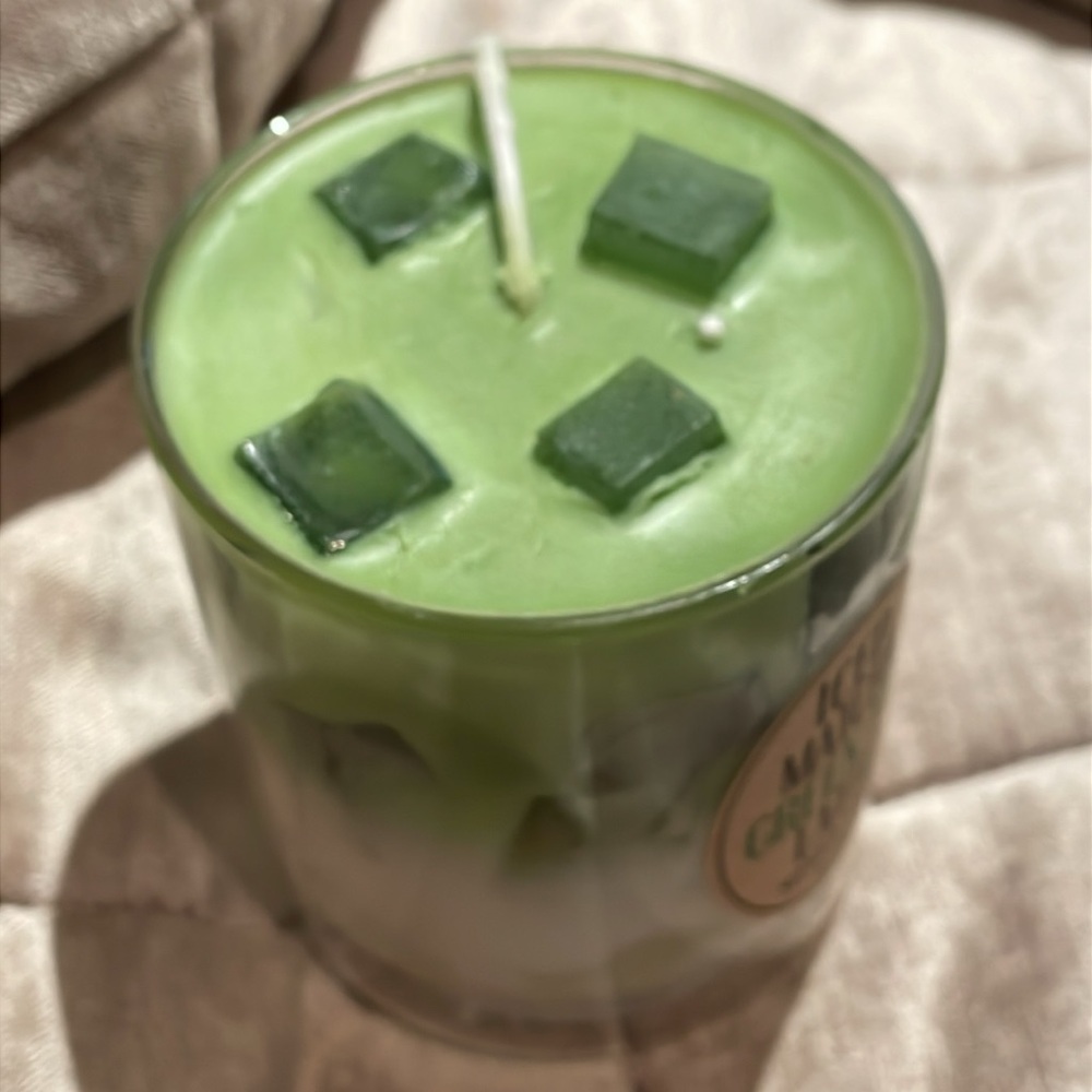 Green and White Candle Holder with Elegant Accents Iced Green Tea NWTS